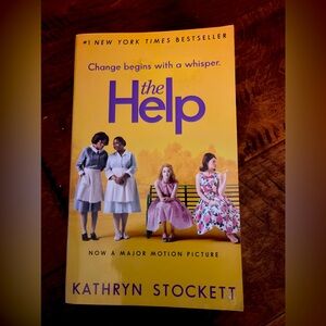 New York Times Bestseller the Help by Kathyrn Stockett